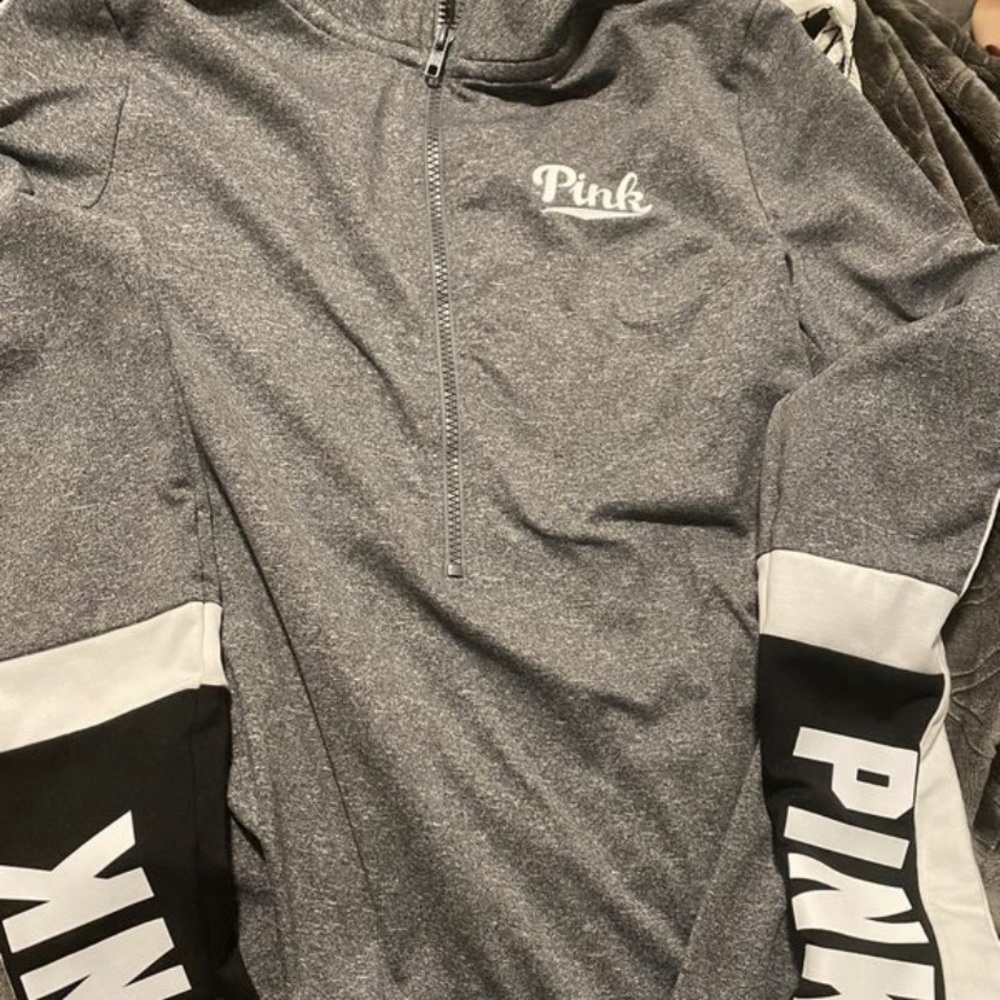 PINK Sweatshirt